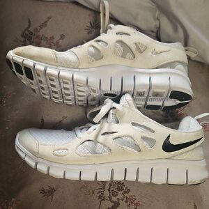 Nike White and Black Sneakers